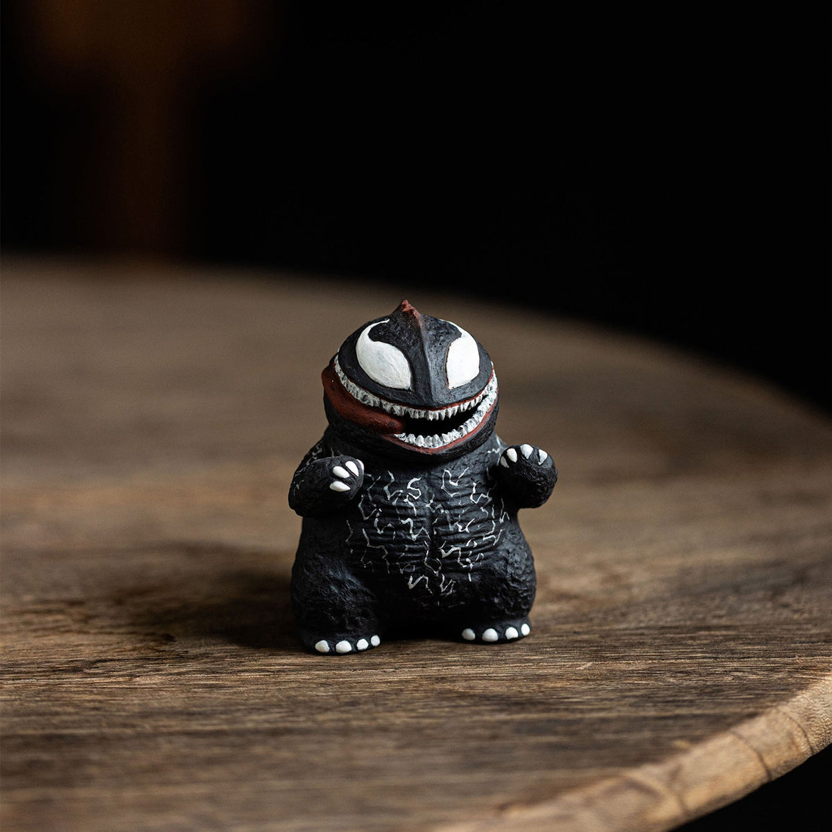 Monster Series — Venom hand-grabbing Yixing teapot 90ml – Yinchen