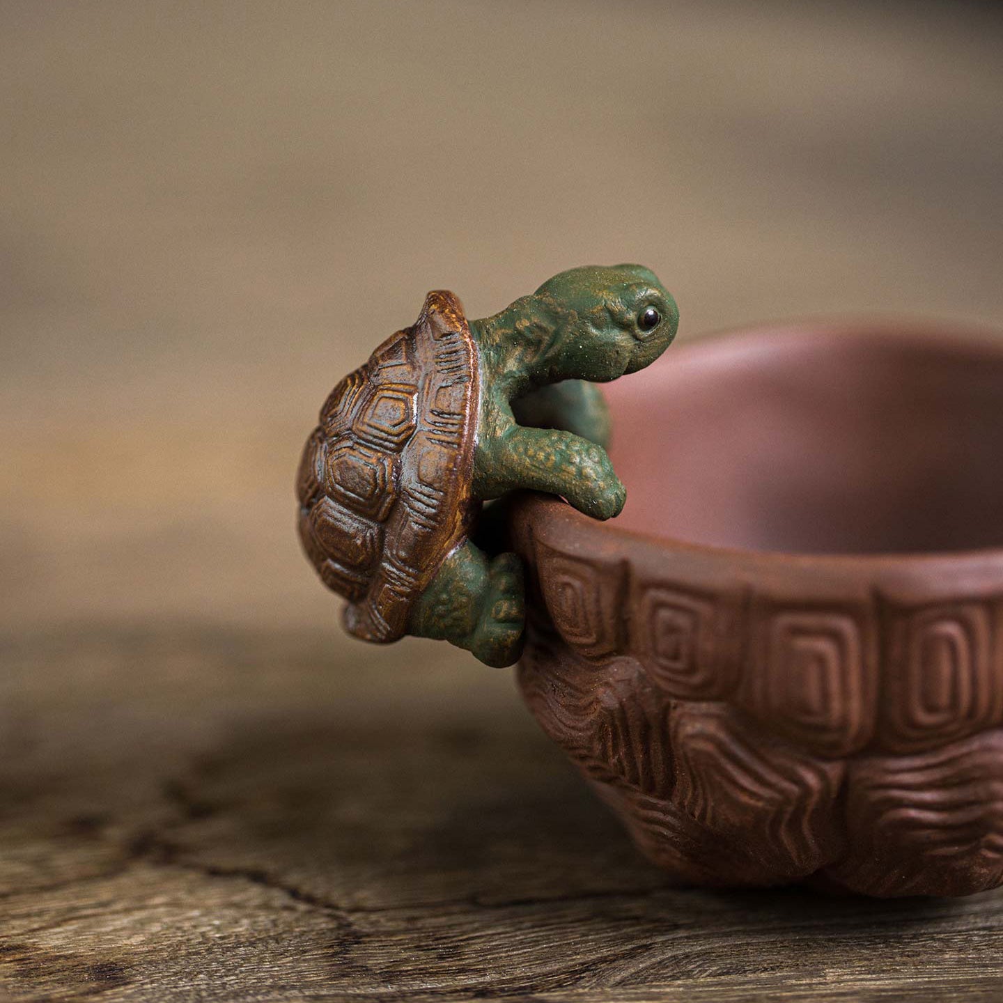 A pair of tortoises Yixing teapet