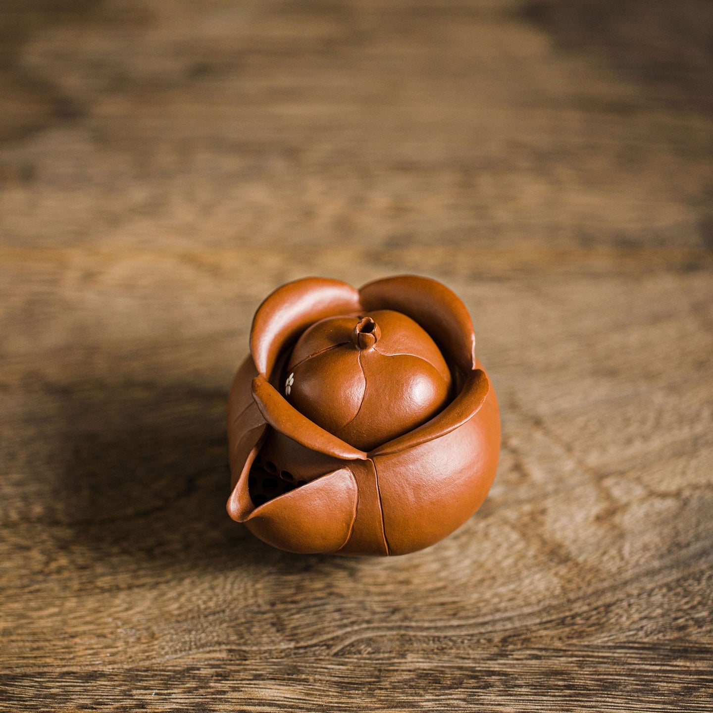 Flower hand-grabbing Yixing teapot  120ml