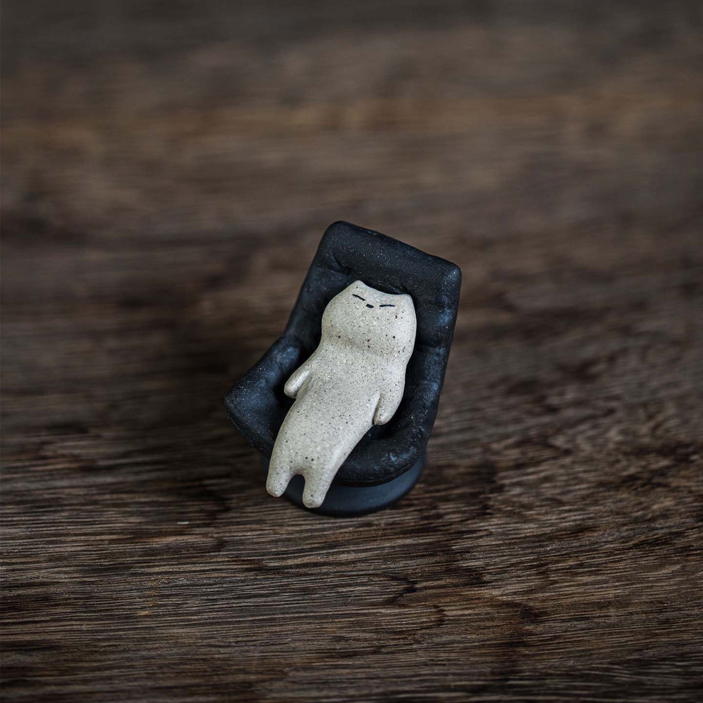 Lounge Chair Cat Yixing teapet