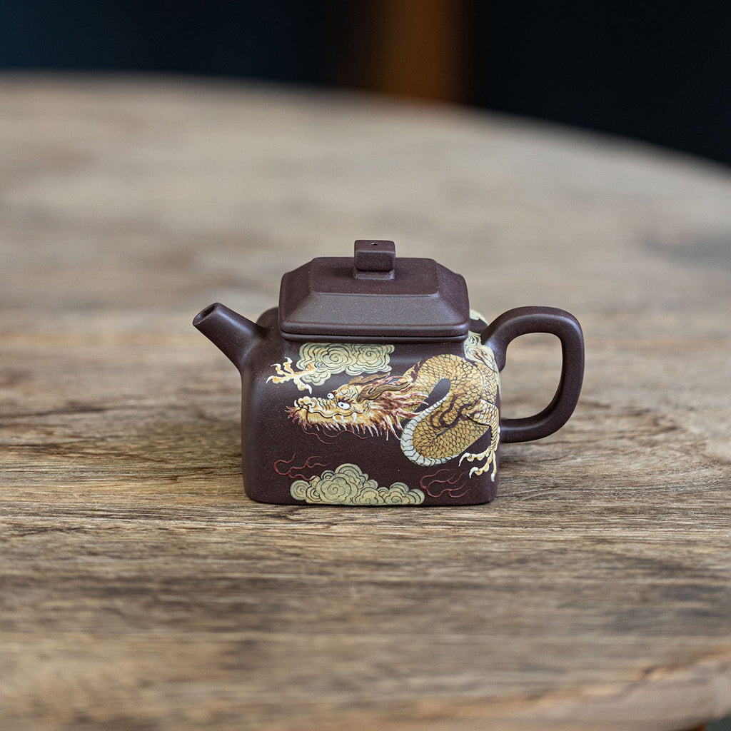 Si fang De zhong（dragon painting) Yixing teapot  160ml