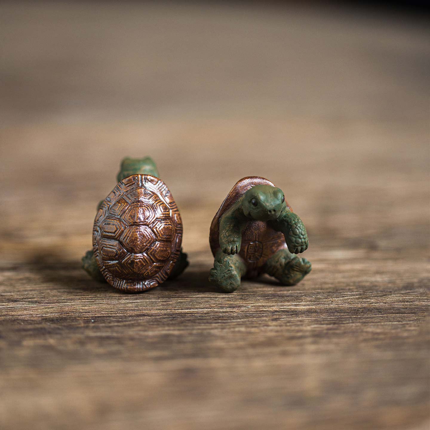 A pair of tortoises Yixing teapet
