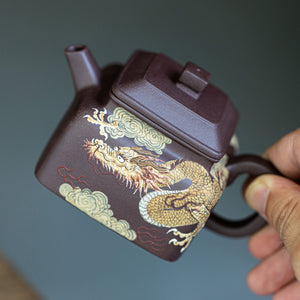 Si fang De zhong（dragon painting) Yixing teapot  160ml